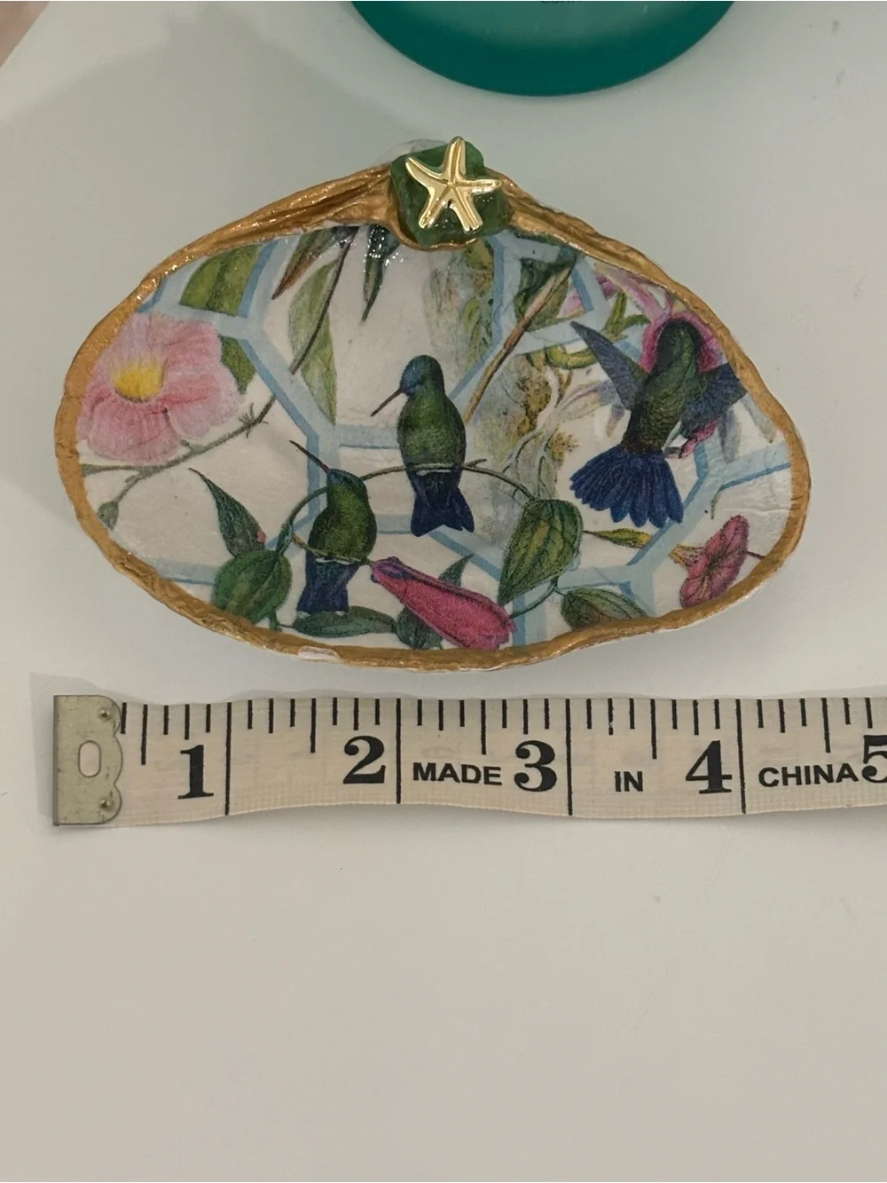 Decorative Hummingbird Clamshell - Picture 3 of 6